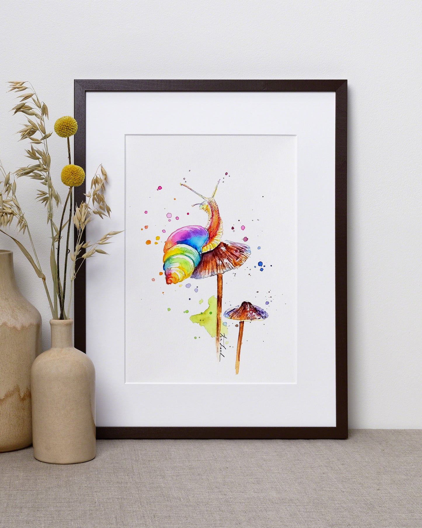 Aquarellbild von einer bunten Schnecke auf Pilzen - Minna
