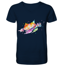 Lade das Bild in den Galerie-Viewer, Bunte Meeresschildkröte - Mens Organic V-Neck Shirt
