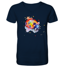 Lade das Bild in den Galerie-Viewer, Bunter Marienkäfer - Mens Organic V-Neck Shirt
