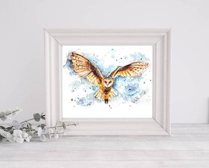 Fliegende Schleiereule in Aquarell - farbenfroher Kunstdruck - Eule Esa